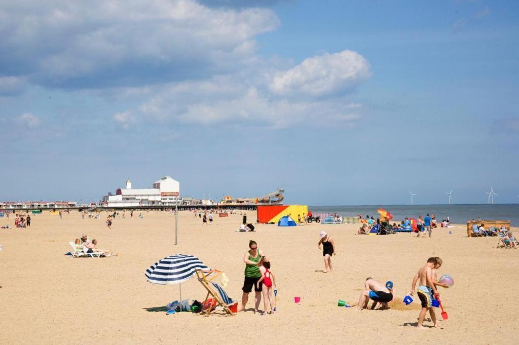 The Lyndhurst Guest House Great Yarmouth Dış mekan fotoğraf