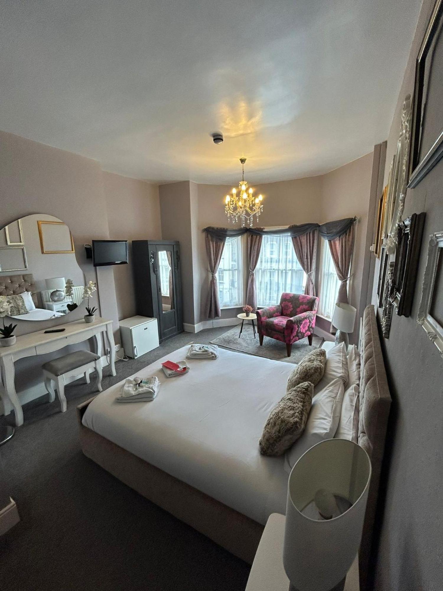 The Lyndhurst Guest House Great Yarmouth Dış mekan fotoğraf